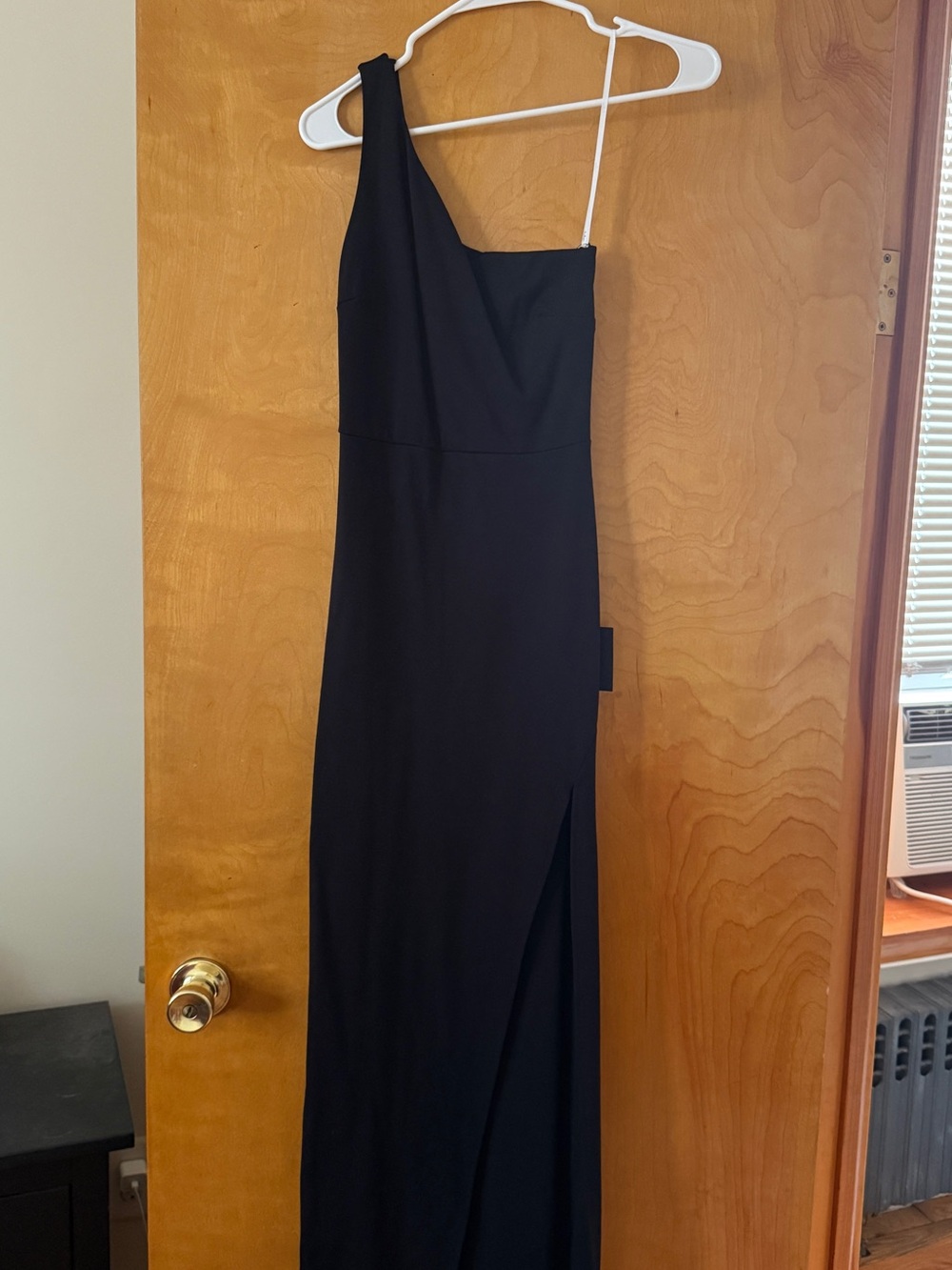Lulu's One-Shoulder Black Evening Gown with Side Slit - Picture 3 of 7